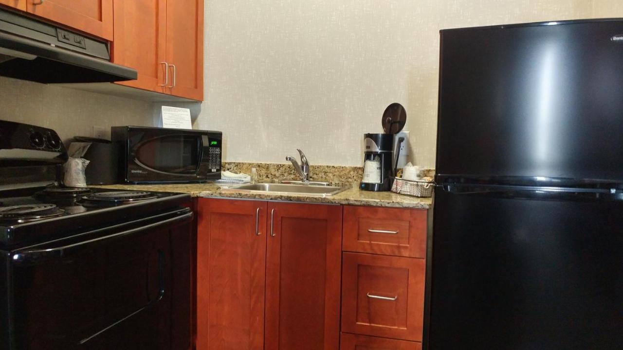Best Western Plus Rose City Suites Welland Exteriör bild