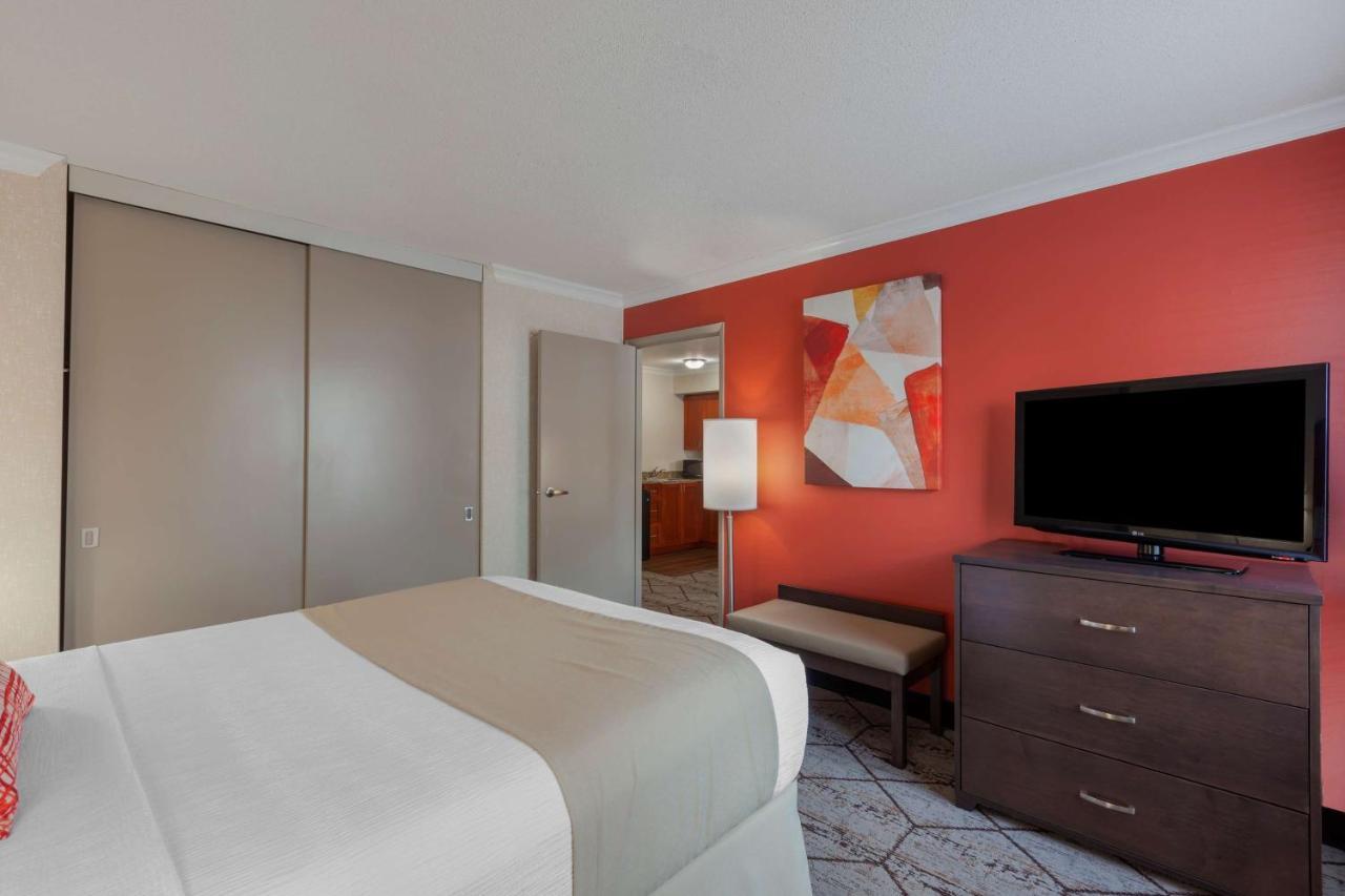 Best Western Plus Rose City Suites Welland Exteriör bild