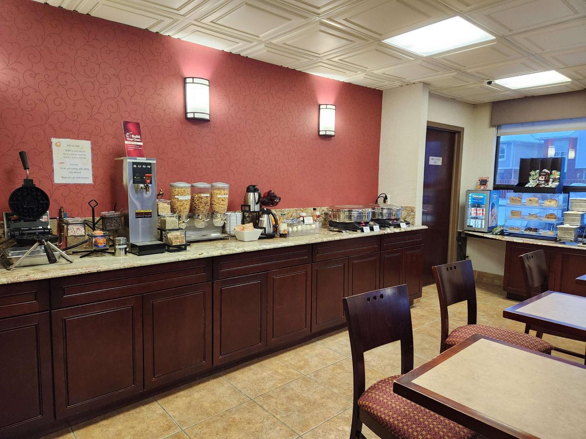 Best Western Plus Rose City Suites Welland Exteriör bild