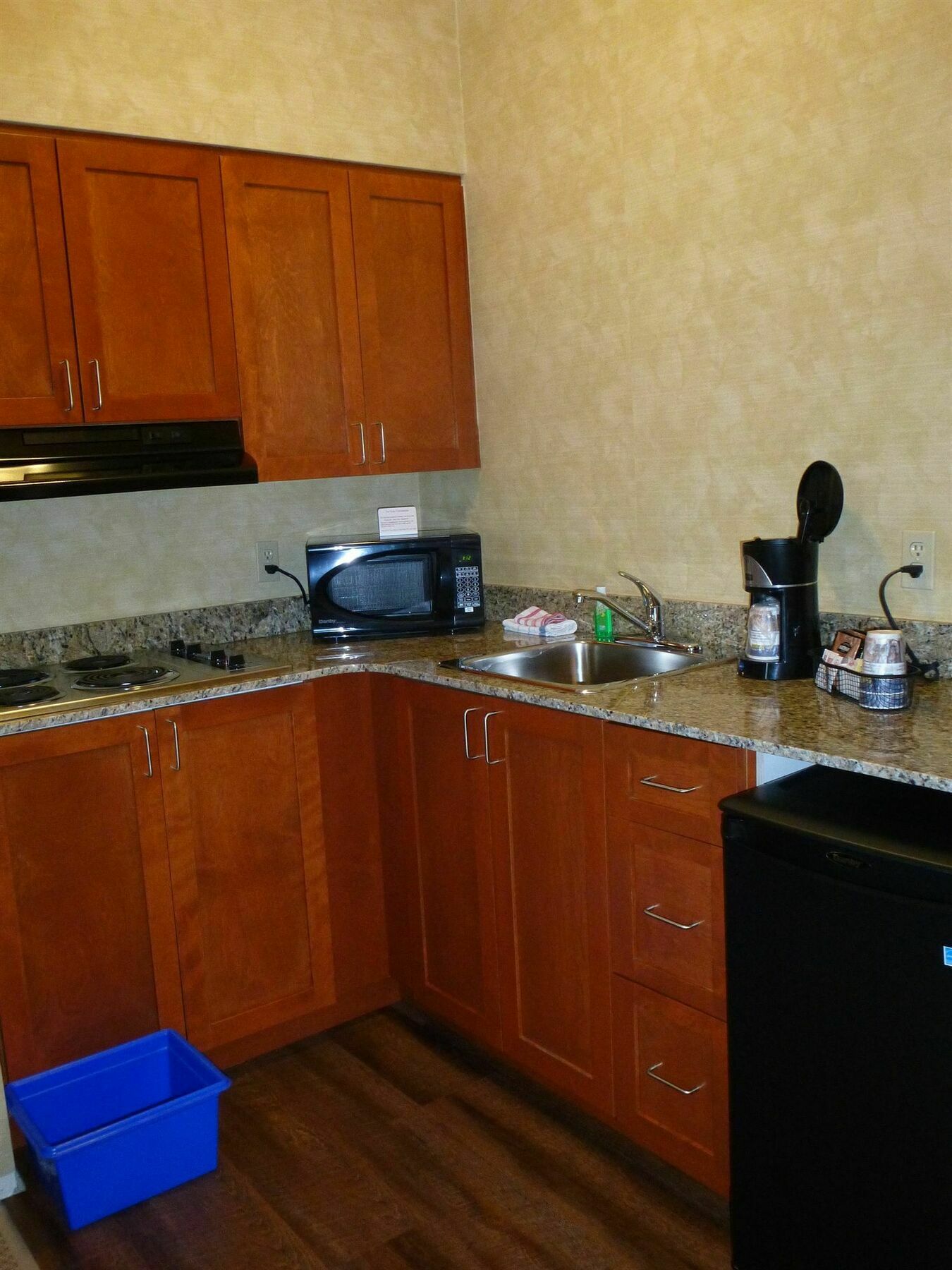 Best Western Plus Rose City Suites Welland Exteriör bild