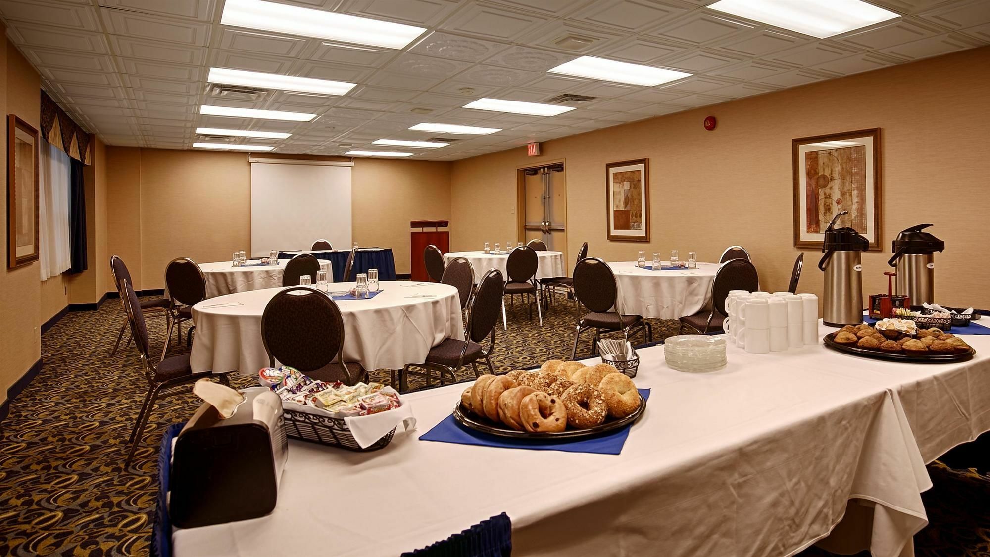 Best Western Plus Rose City Suites Welland Exteriör bild